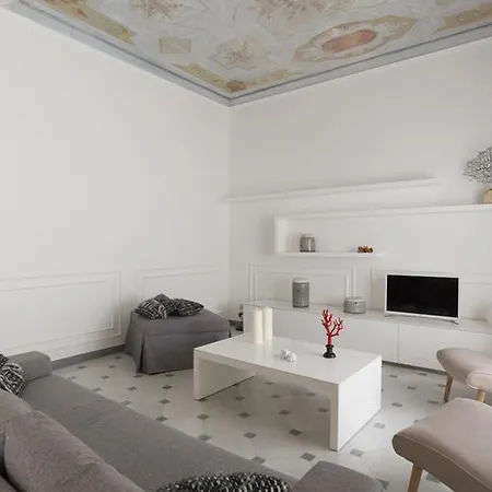 Via Chiodo Luxury