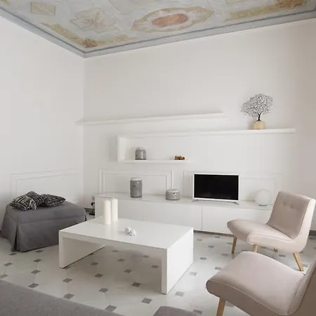 Via Chiodo Luxury