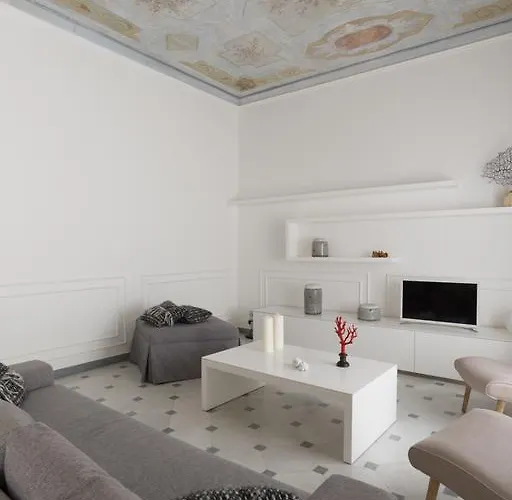 Via Chiodo Luxury