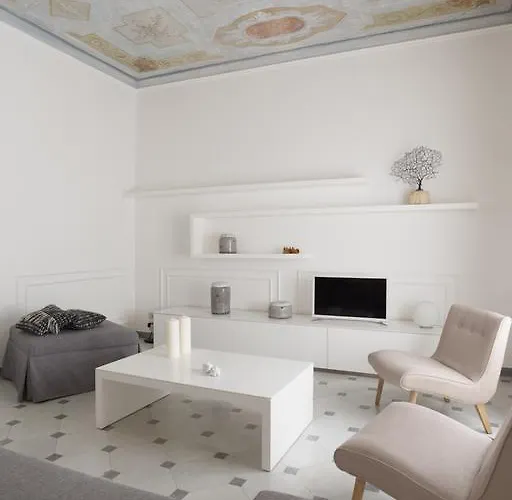 Via Chiodo Luxury